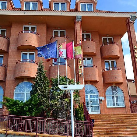 Hotel Avenida III فيلادانغوس ديل بارامو المظهر الخارجي الصورة