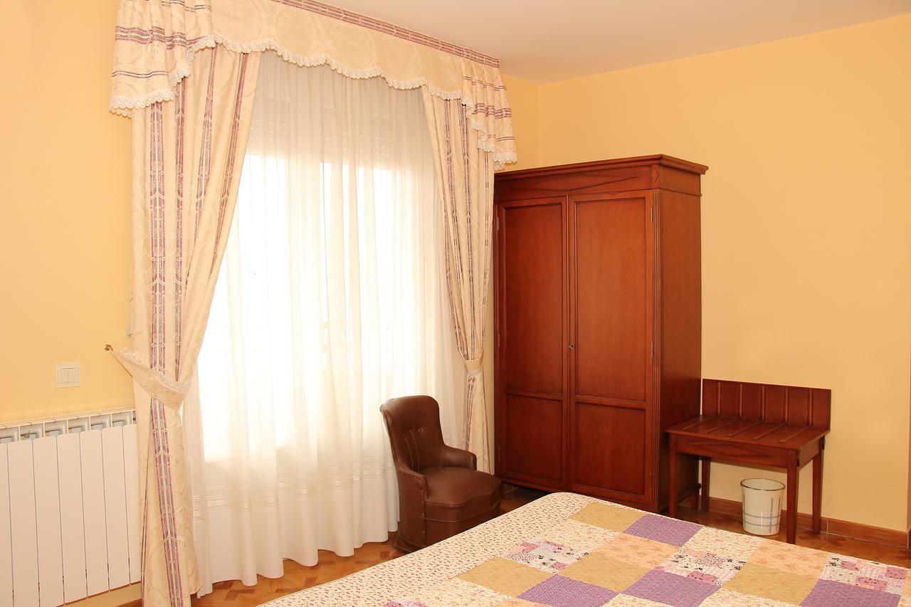 Hotel Avenida III فيلادانغوس ديل بارامو المظهر الخارجي الصورة